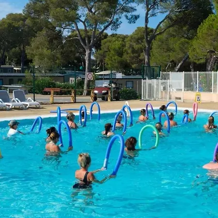 Mobilhome 4 Etoiles - Piscine - Eechif Kamp alanı Saint-Raphaël